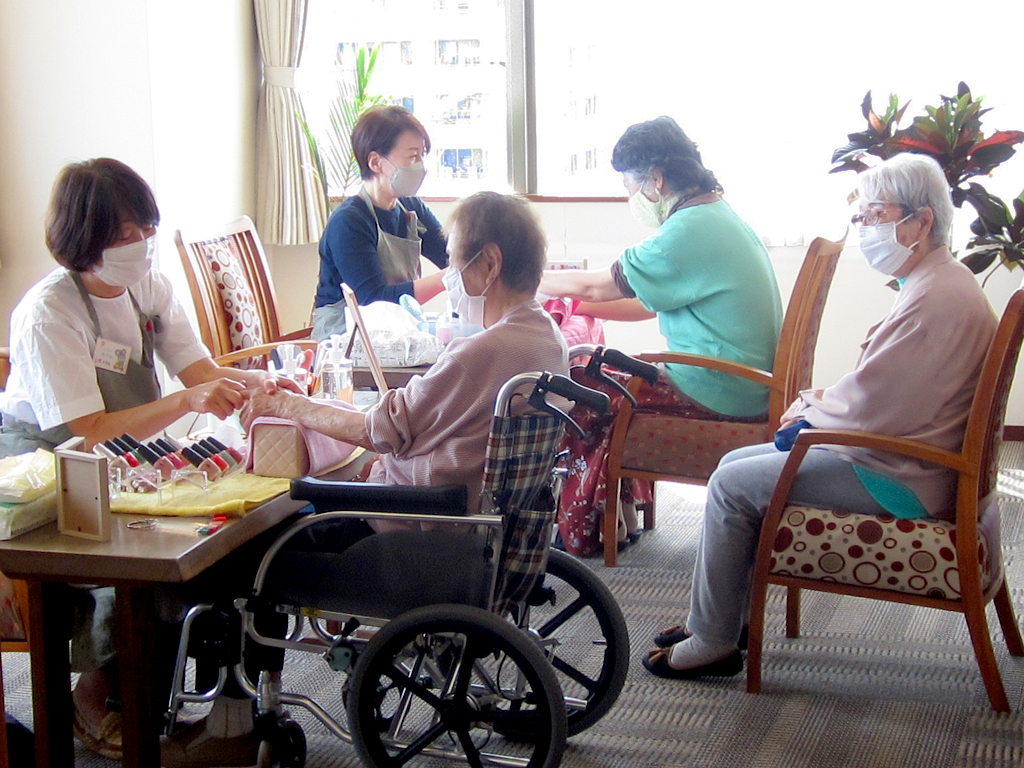 福祉ネイル体験会の様子